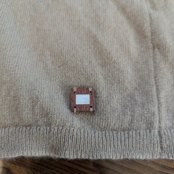 Chanel 2001 01A Light Brown Beige Cashmere Turtleneck Sweater Women FR44 M 8 10 - Picture 12 of 16